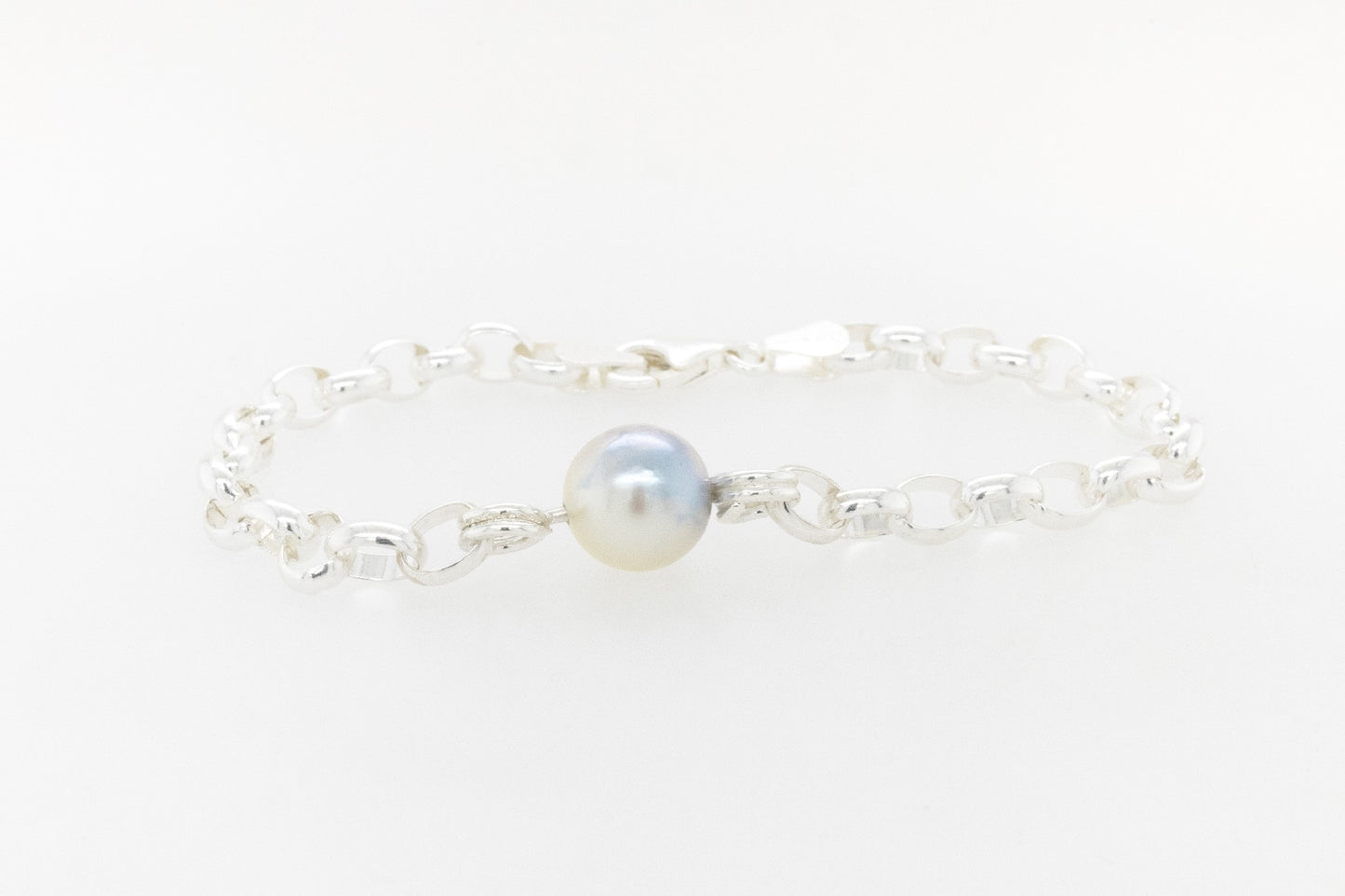 Untreated Akoya Pearl bracelet