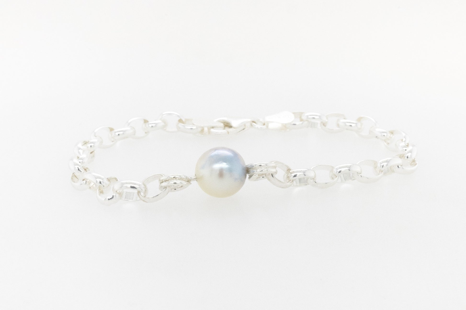 Untreated Akoya Pearl bracelet