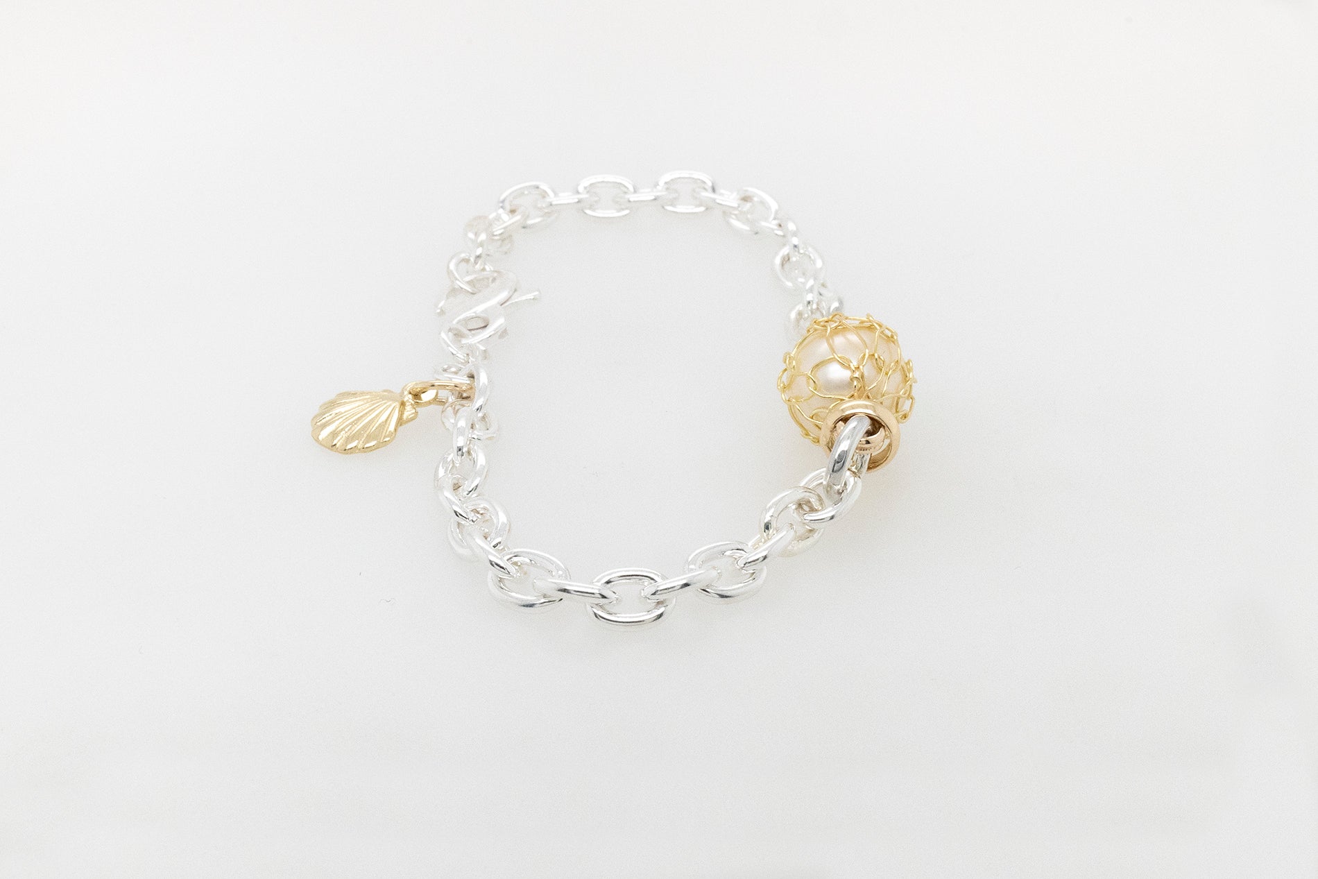 Knitted Pearl and Scallop Shell Bracelet