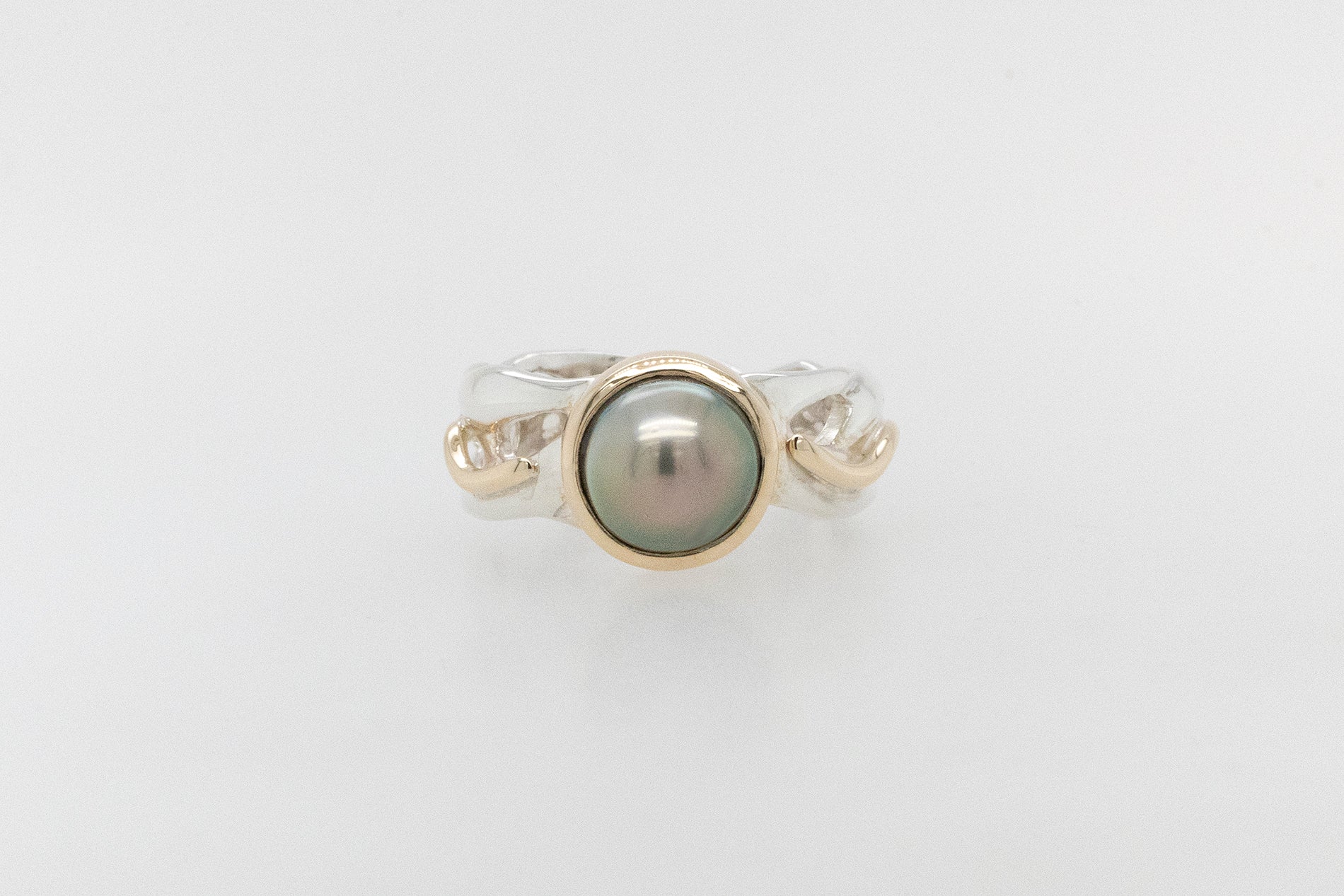 Abrolhos Islands Black Lipped Pearl Ring