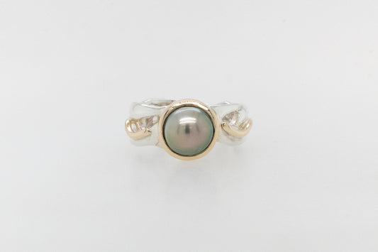 Abrolhos Islands Black Lipped Pearl Ring