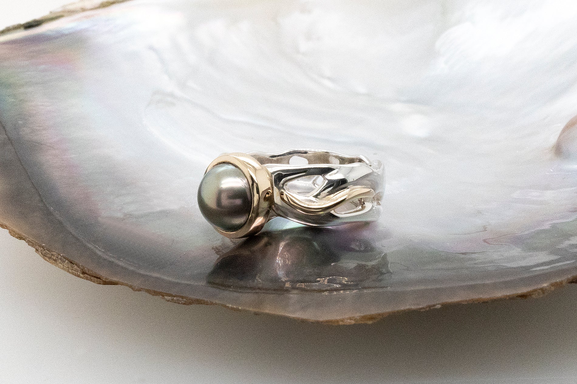 Abrolhos Islands Black Lipped Pearl Ring