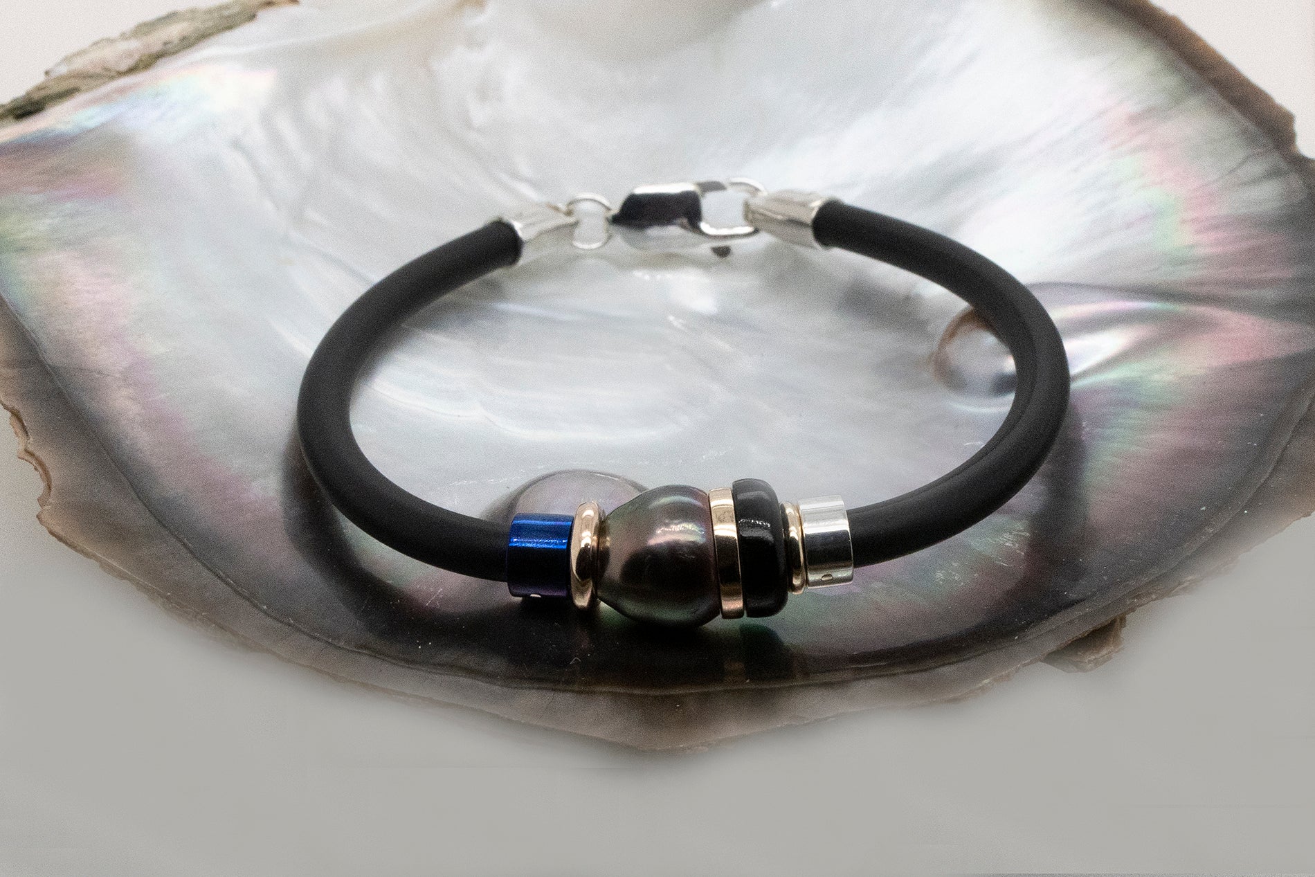 Abrolhos Black Coral and Pearl Neoprene 