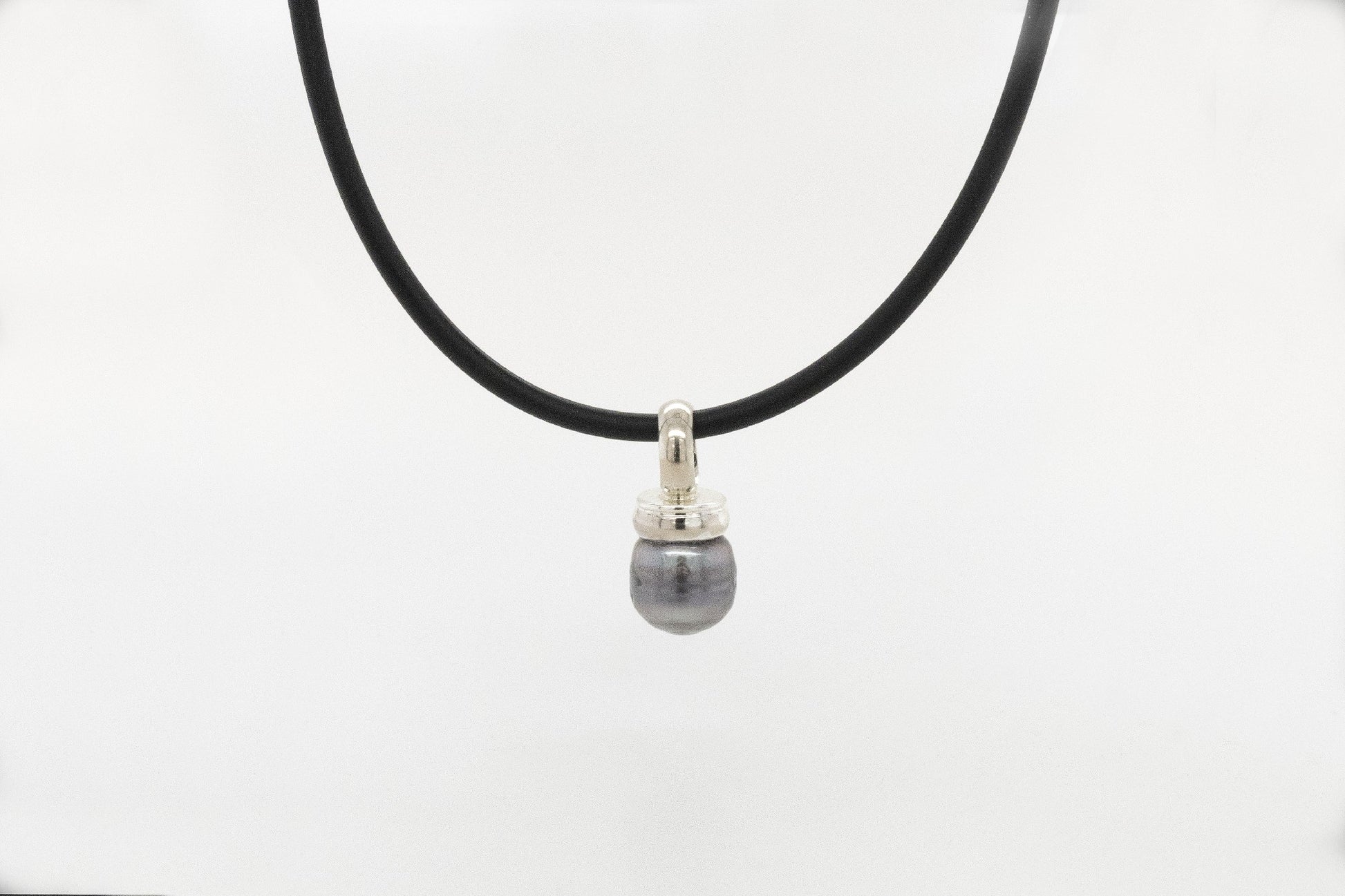 Circle Drop Pearl Pendant
