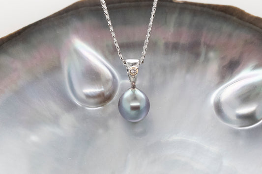 Abrolhos Islands Drop Pearl Pendant with Diamond Bale