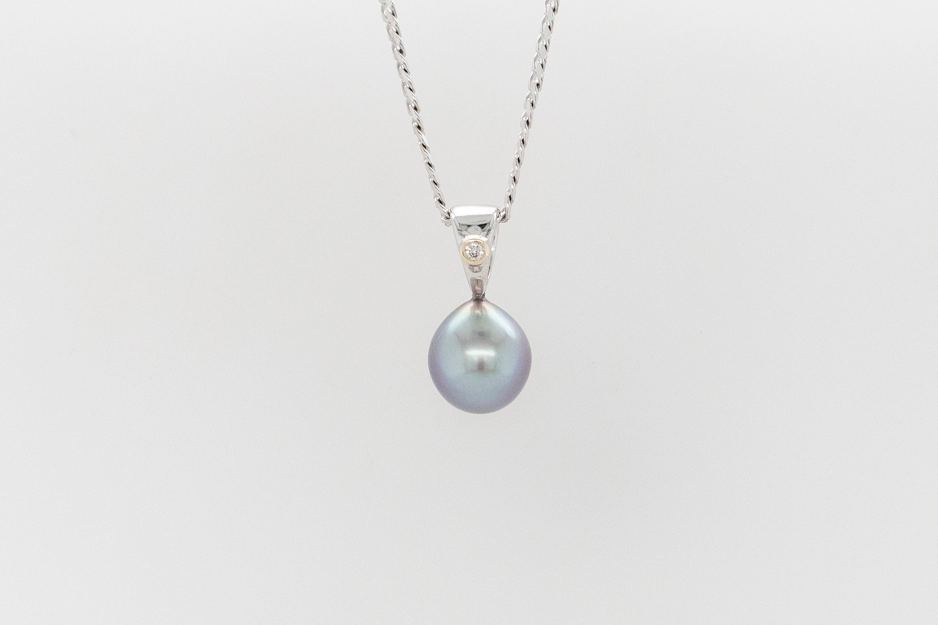 Abrolhos Islands Pearl Pendant with Diamond Bale
