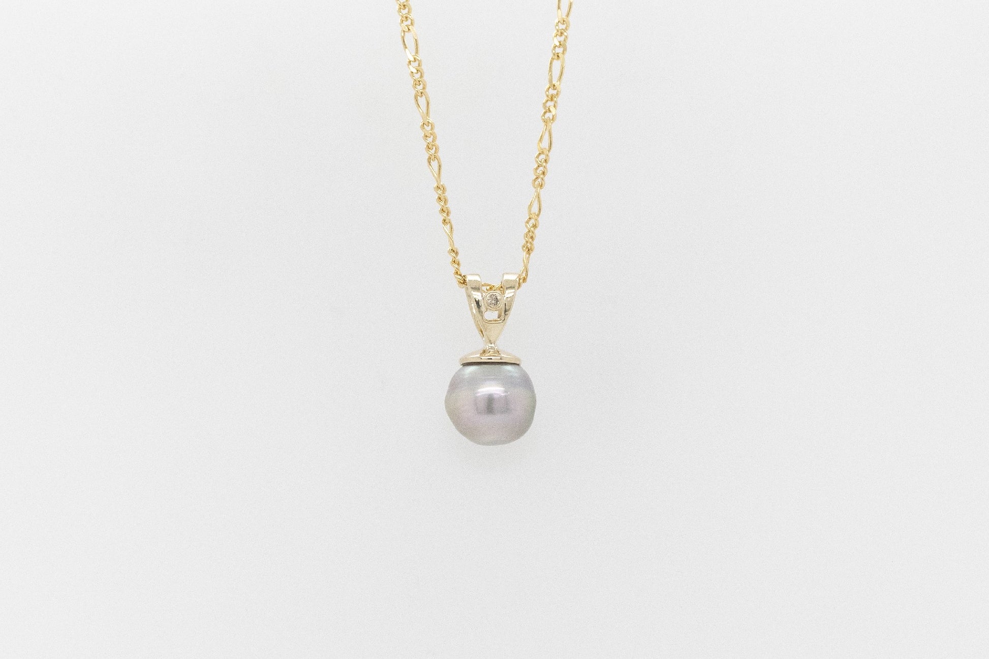 Pearl Pendant with Champane Diamond