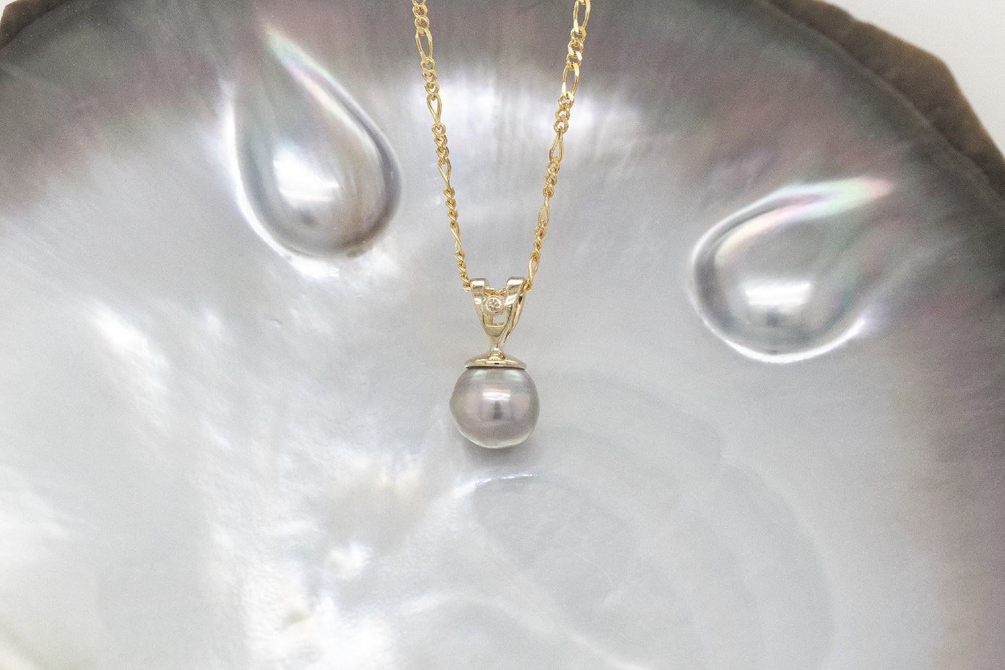 Pearl Pendant with Champane Diamond