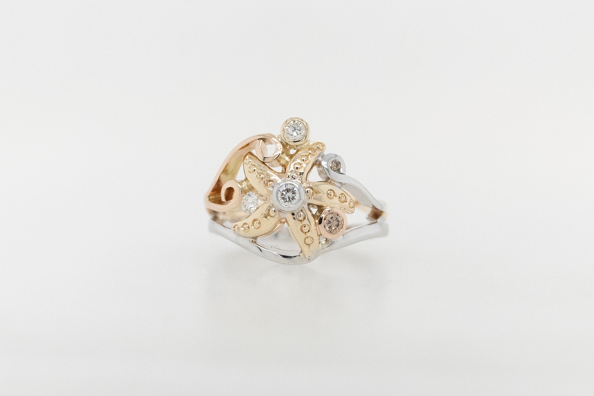Starfish Diamond Swirl Ring