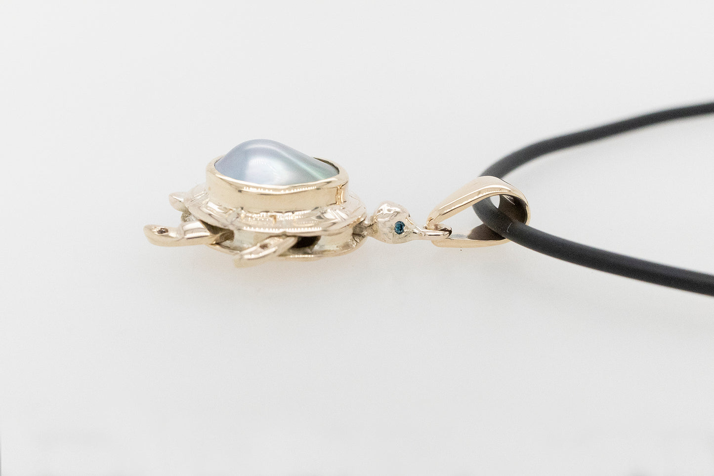 Turtle (Articulated) Mabe Diamond Pendant