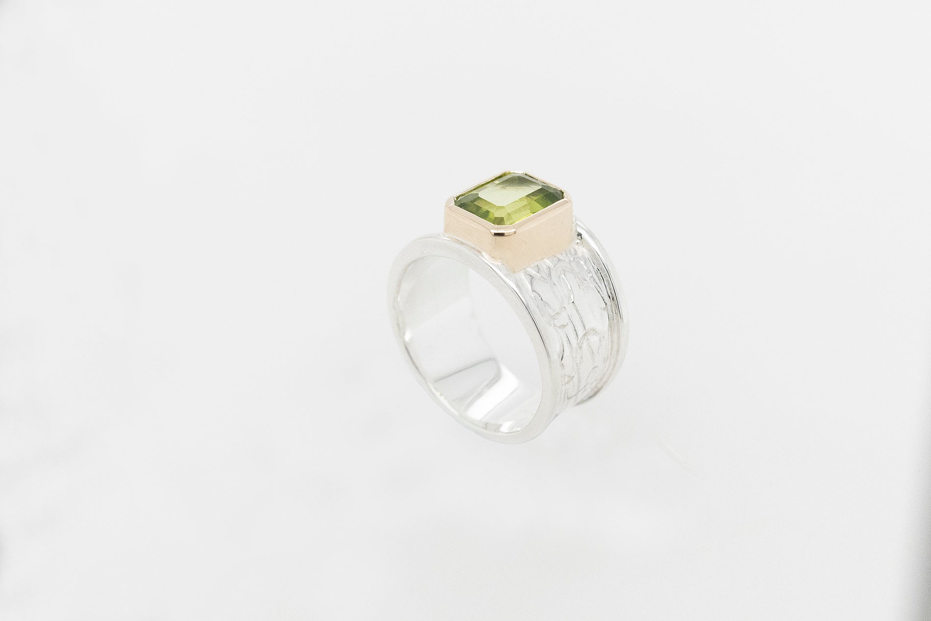 Embossed Wide Peridot Ring