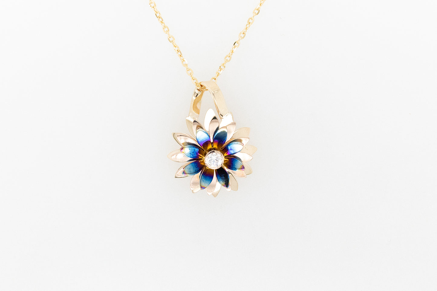 Everlasting Flower Pendant with Titanium & White Diamond