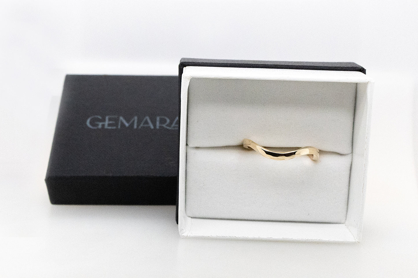 Wavy Tetured Ring 