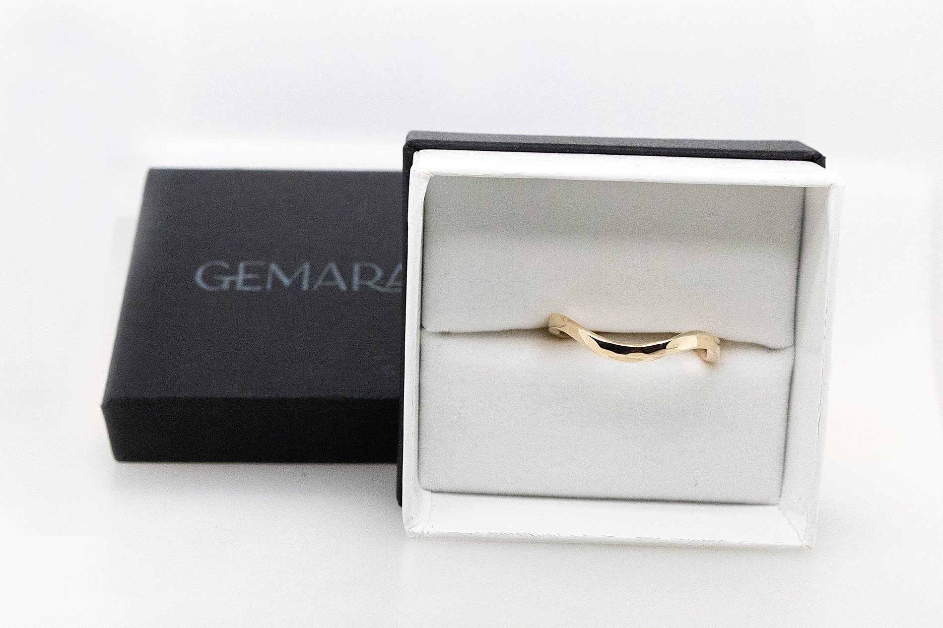 Wavy Tetured Ring 