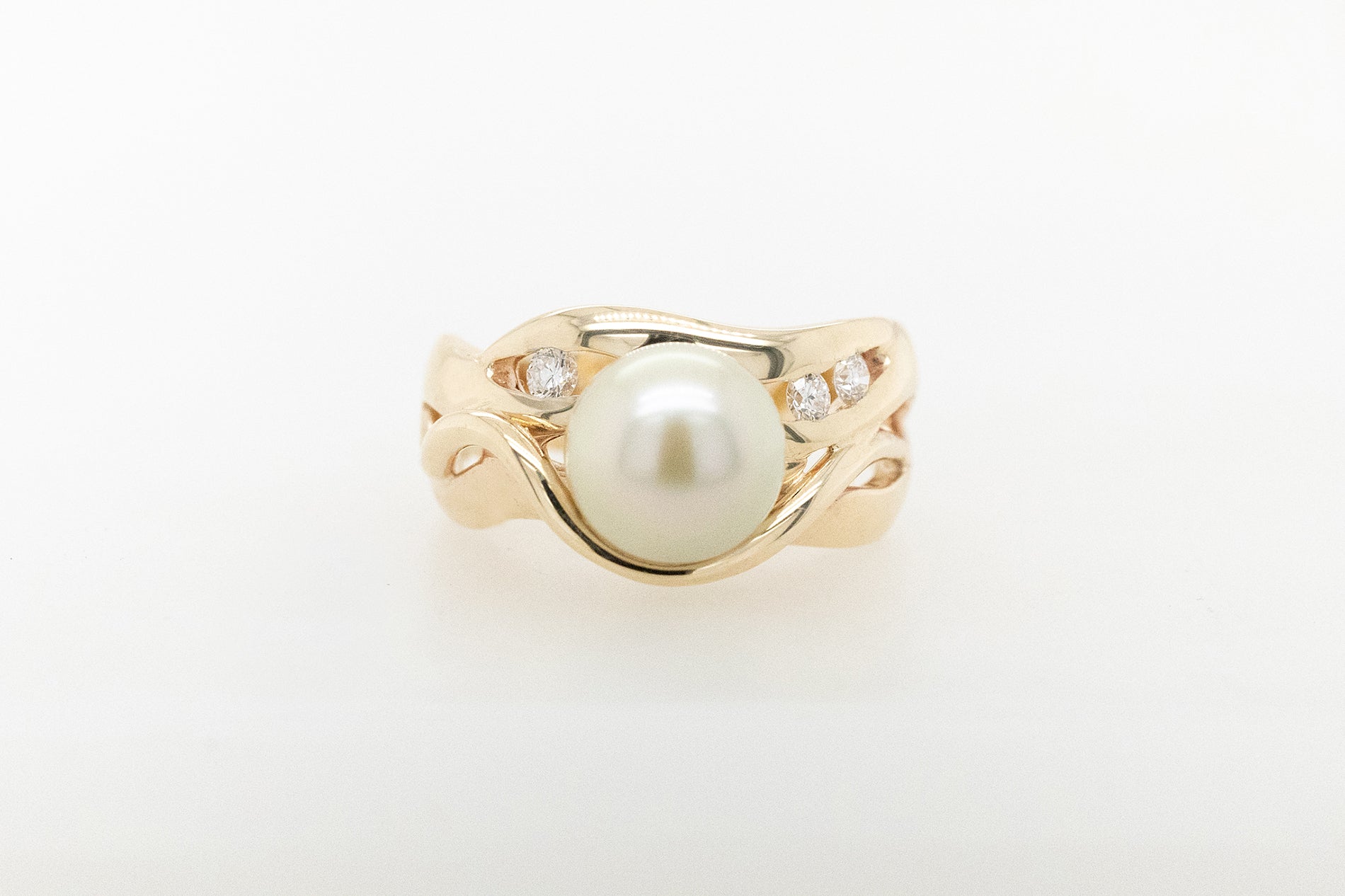 Pearl & Diamond Swirl Ring