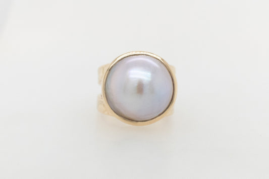 Embossed Split-band Mabe Ring
