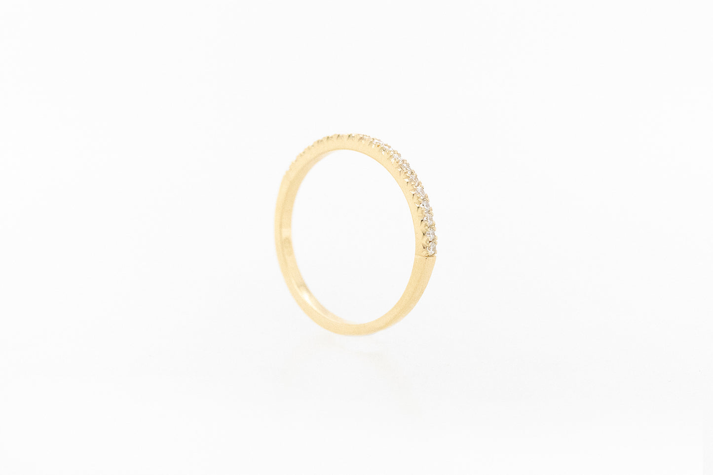 Fine Fishtail Wedding Band