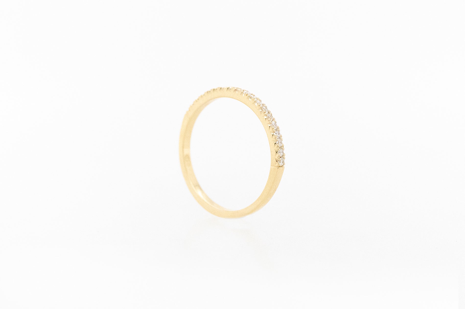 Fine Fishtail Wedding Band