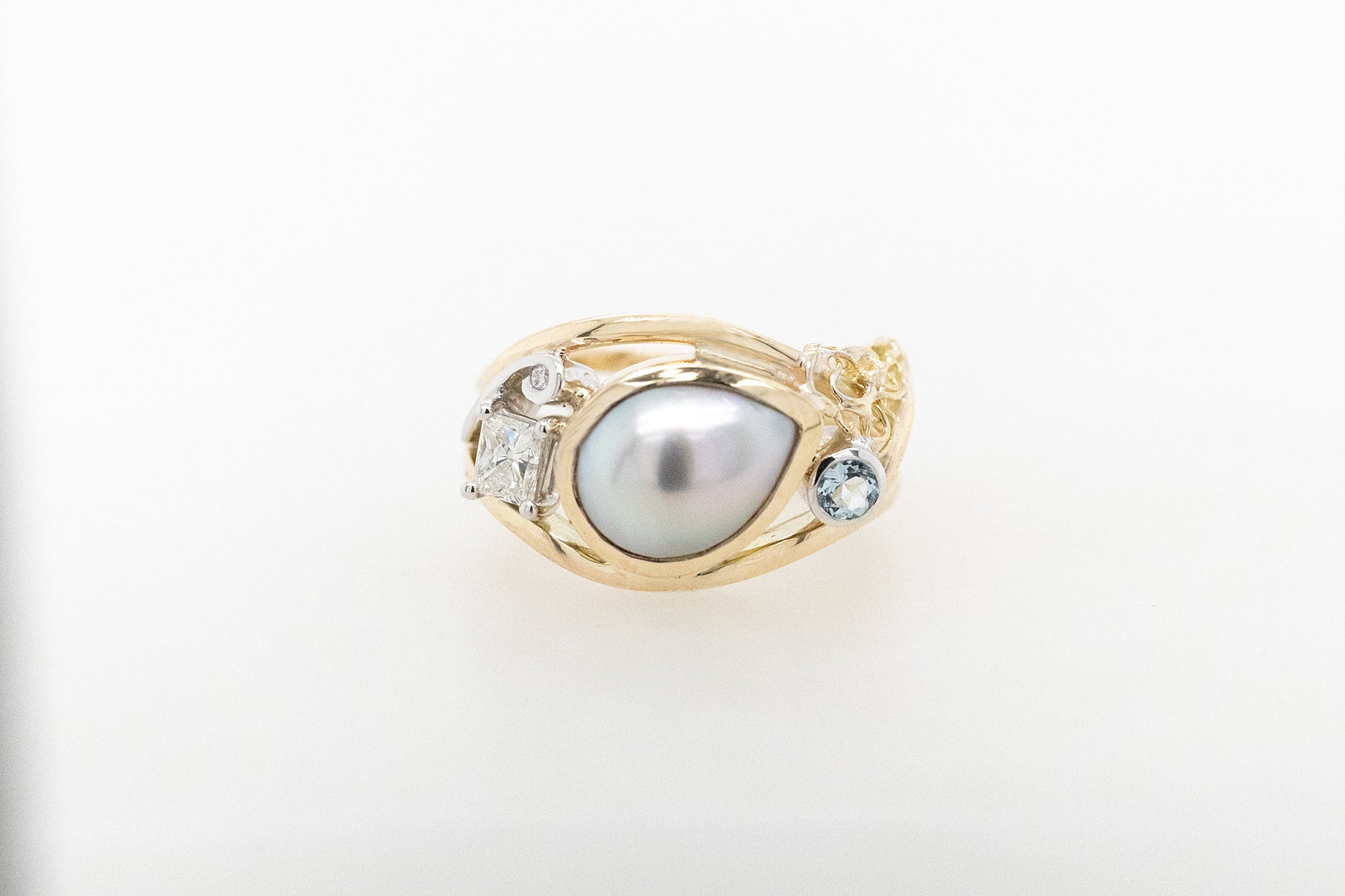 Diamond, Aquamarine & Pearl Knit Ring