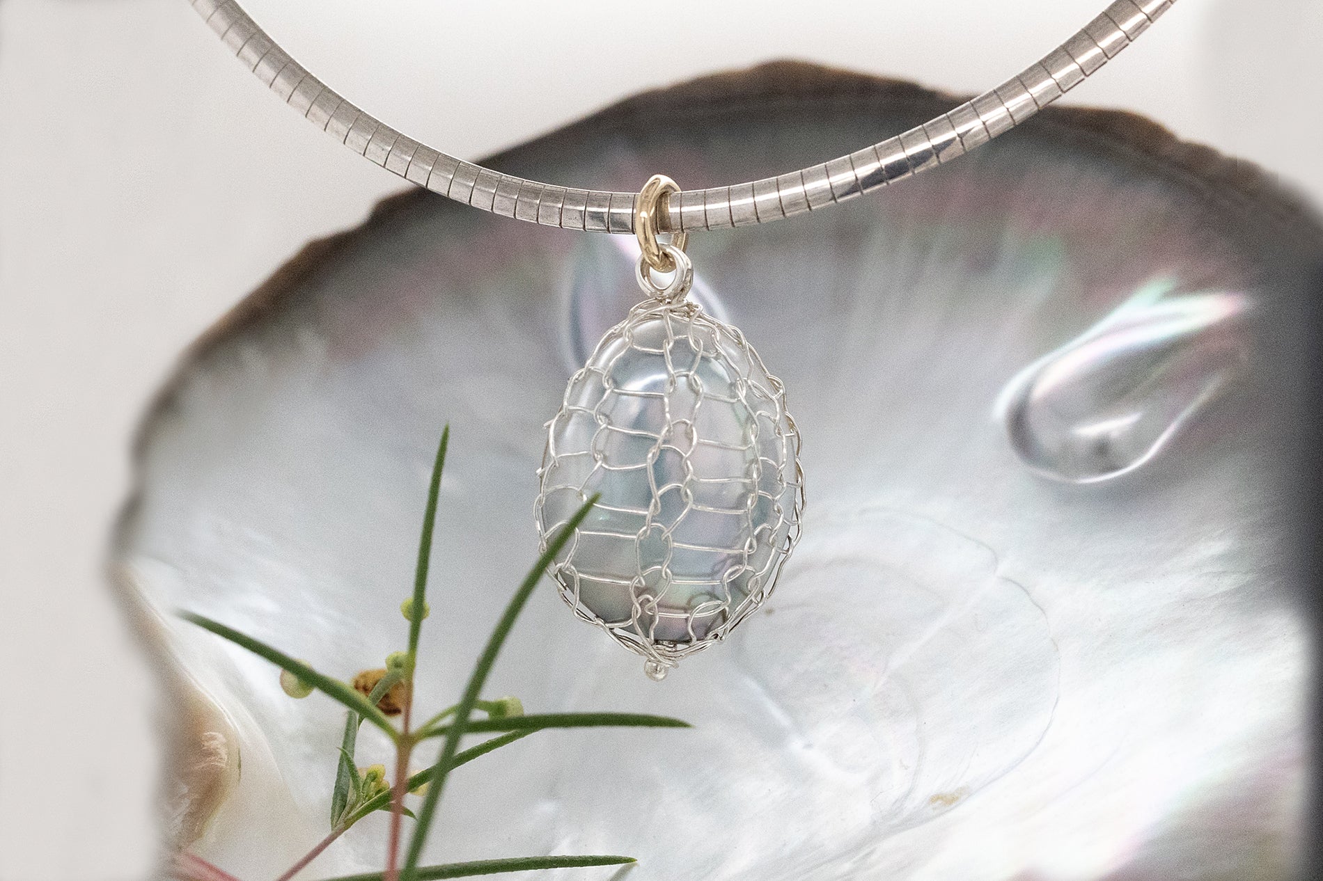Knitting Wrapped Mabe Pearl Pendant 