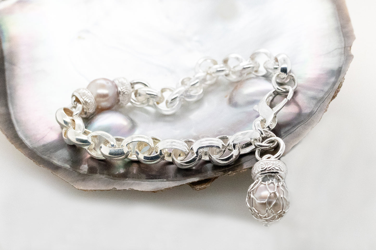 Knit Wrapped Pearl Bracelet 