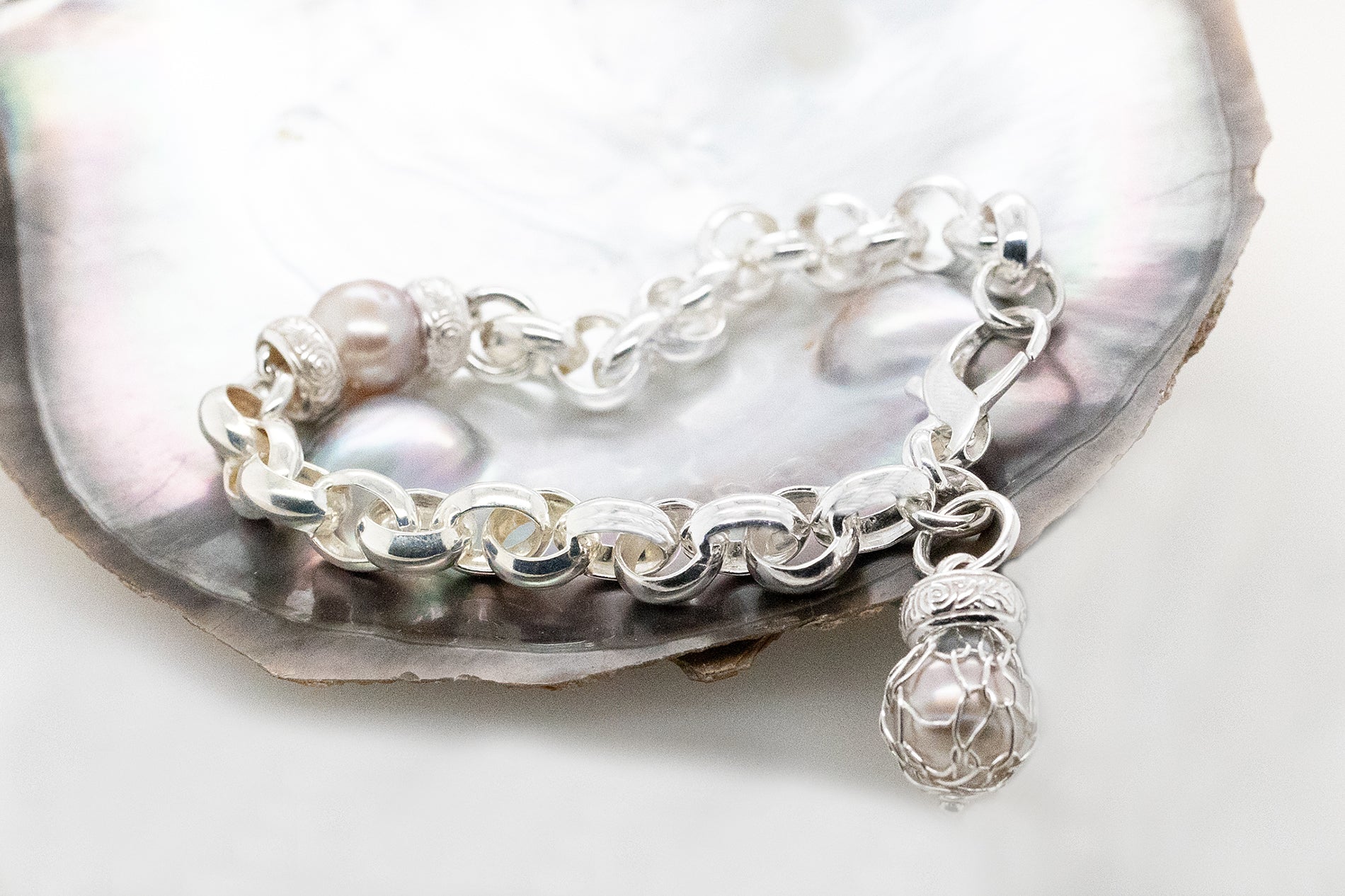 Knit Wrapped Pearl Bracelet 