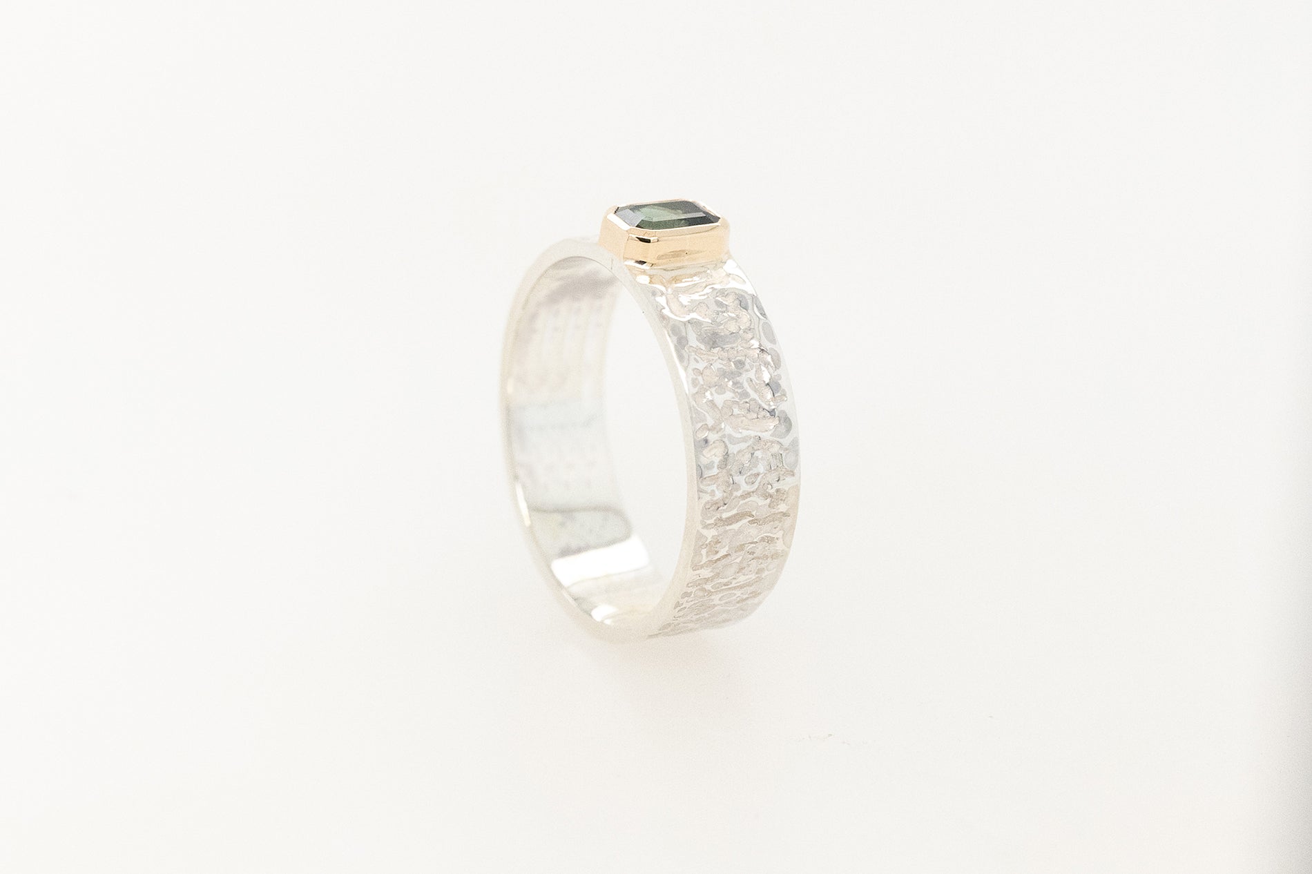 Green Sapphire Textured Gents Ring