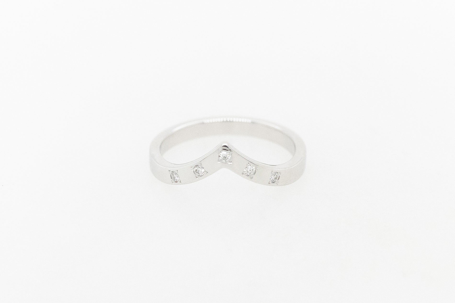 Star-Set Pointed Wedding Ring