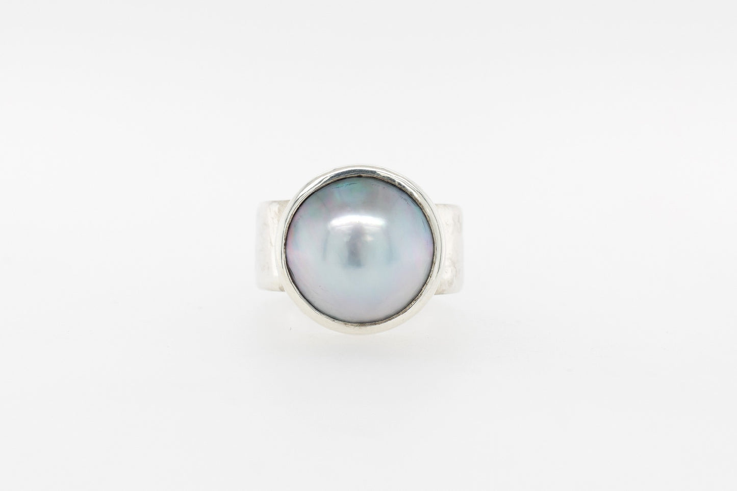 Embossed Thick Mabe Pearl Ring 