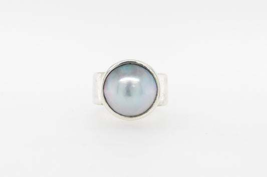Embossed Thick Mabe Pearl Ring 