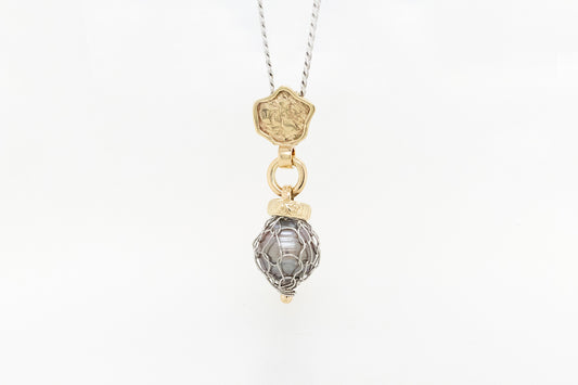 Platinum and Gold Knitted Pearl Pendant