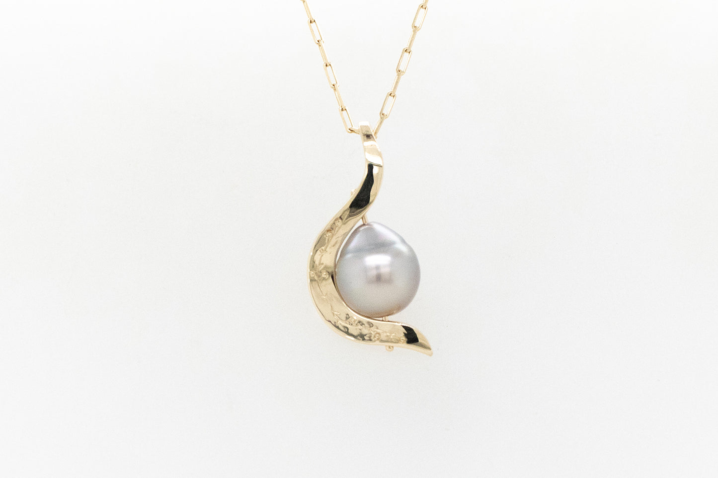 Wildflower Engraved Abrolhos Pearl Pendant