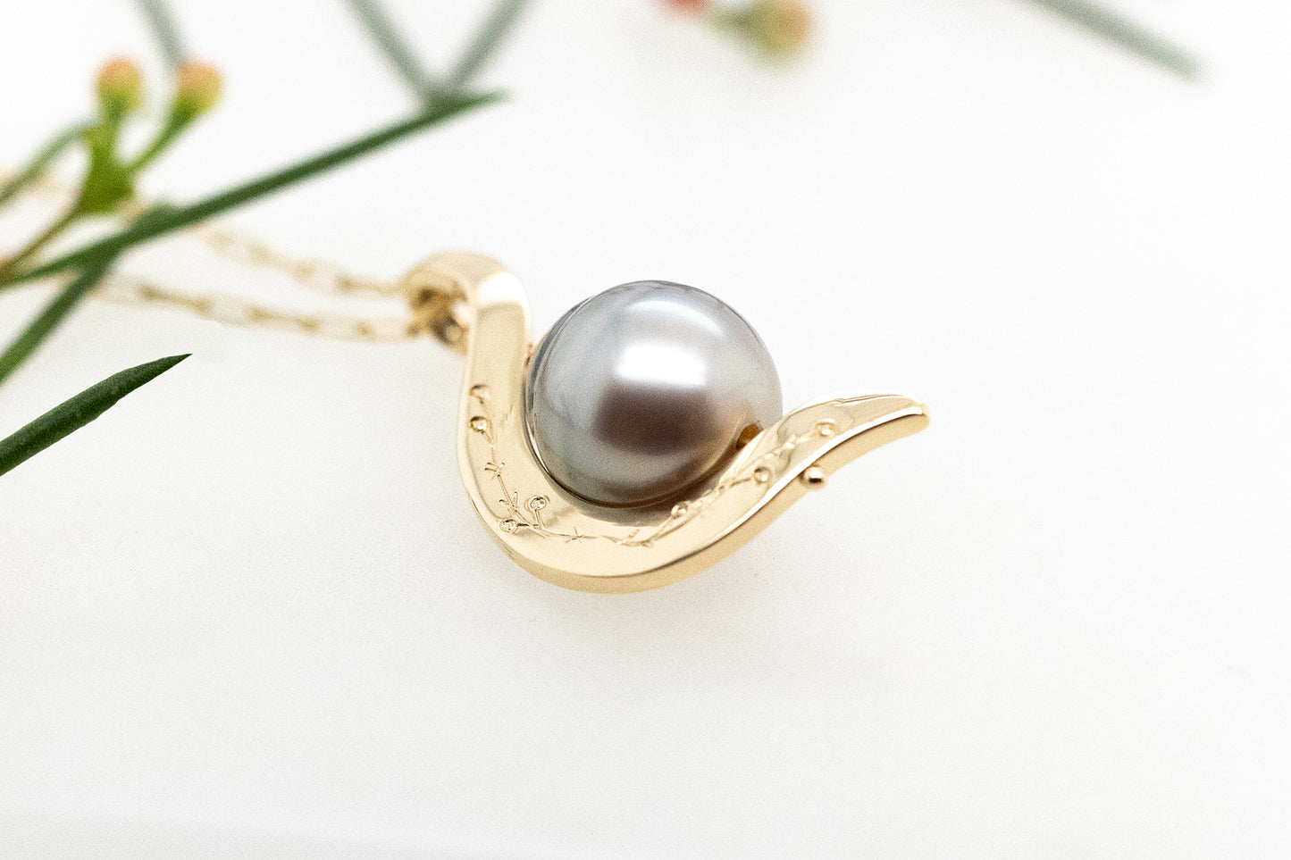 Wildflower Engraved Abrolhos Pearl Pendant