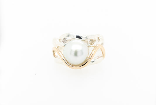 Abrolhos Akoya Pearl Ring with Champagne Diamonds
