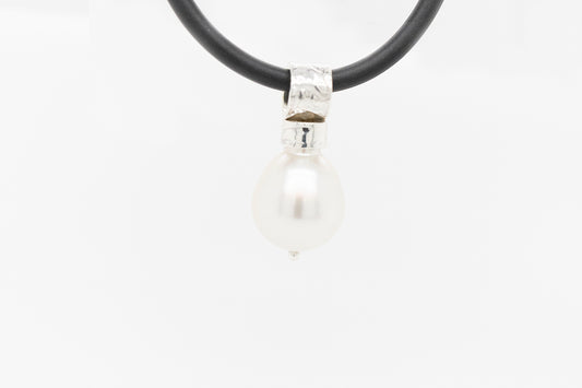 Cygnett Bay Pearl Pendant with Embossed Bale