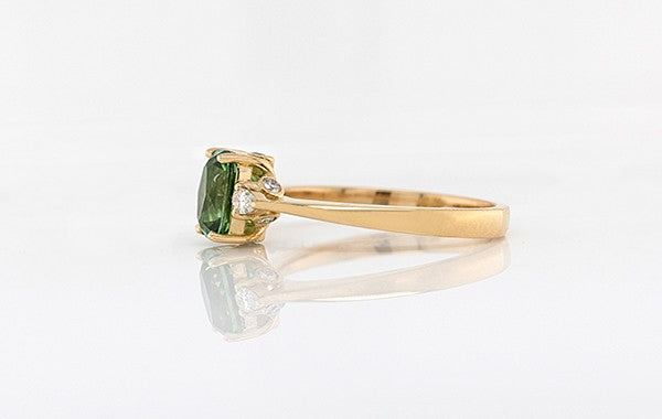 18Y Green Tourmaline & Diamond Ring