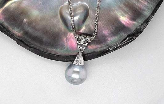 Abrolhos Pearl & Diamond Pendant 9W Handmade