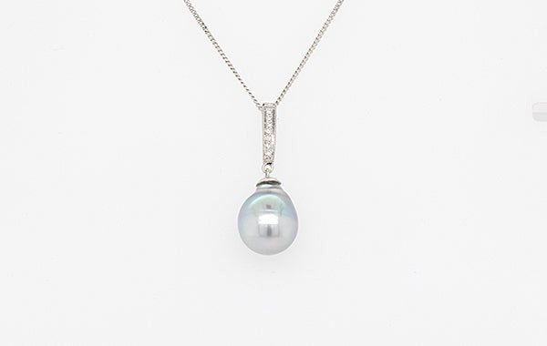 Pearl & Diamond Drop Pendant 18W