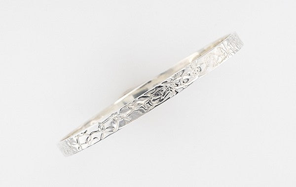Bangle Solid Embossed
