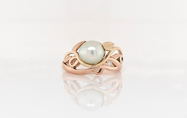Natural Akoya Pearl Vine Ring with Diamond