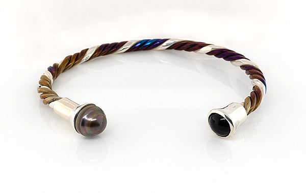 Twist Bangle with Pearl & Black Onyx