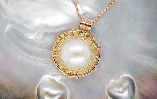 Mabe Pearl French Knitted Pendant