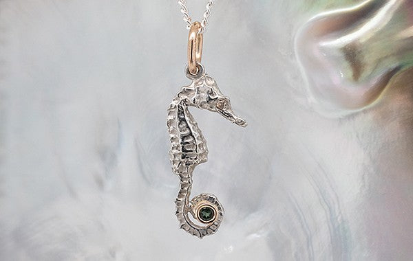 Seahorse Pendant Small with Green Tourmaline & Champagne Diamond