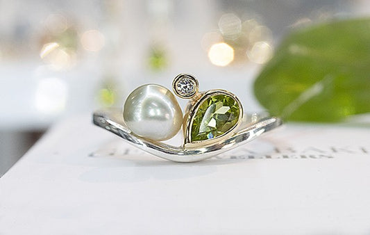 Peridot Keshi & Diamond Ring