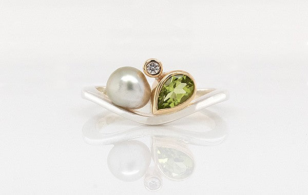 Peridot Keshi & Diamond Ring