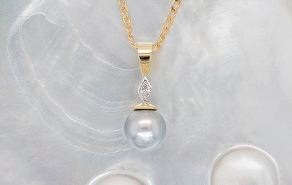 Pearl & Marquise Diamond Pendant 8.9-9.8mm