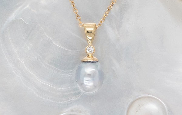 Pearl & Round Diamond Pendant