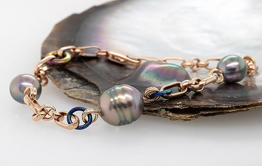 Belcher Bracelet with 3 Pearls & Titanium