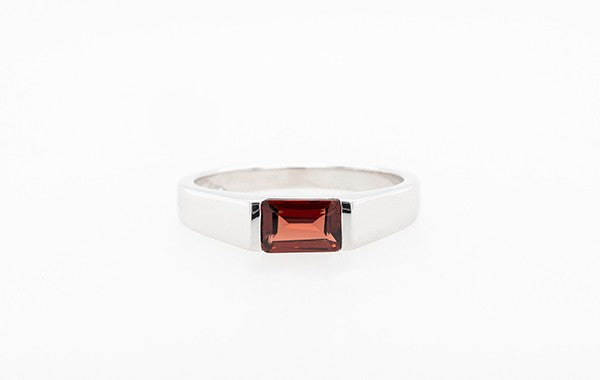 Birthstone Ring Garnet 9W